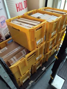 unsere sendungen per post karton verpackung