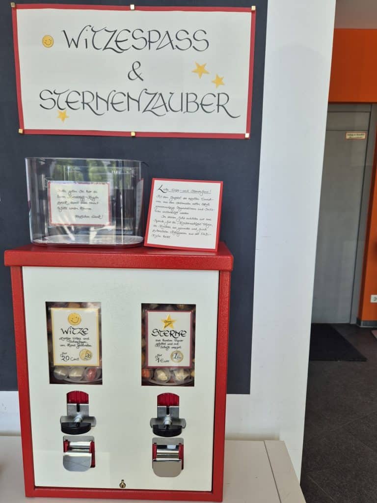 2-Schacht-Kaugummiautomat als Witzeautomat und Sterneautomat in Osnabrück
